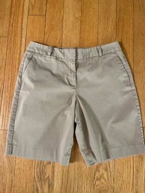 NWOT-Talbots Classic Women's Chino Curvy Short in Light Taupe